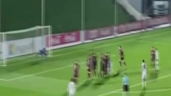 Zidane'dan muhteşem frikik golü