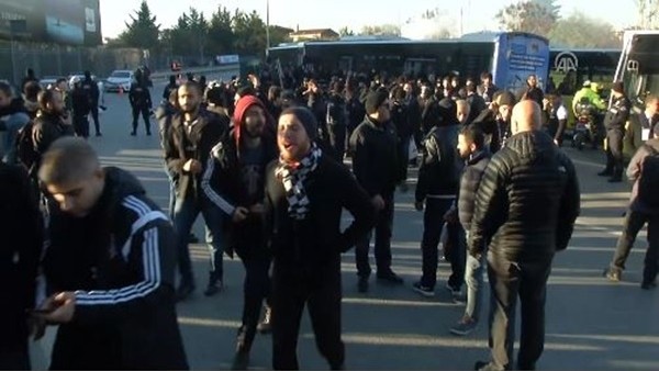 Beşiktaşlı taraftarların Kadıköy'e gelişi
