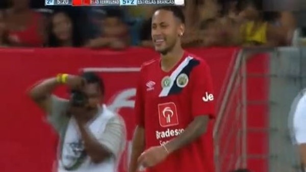 Neymar "Yıldızlar Oyunu" maçında coştu