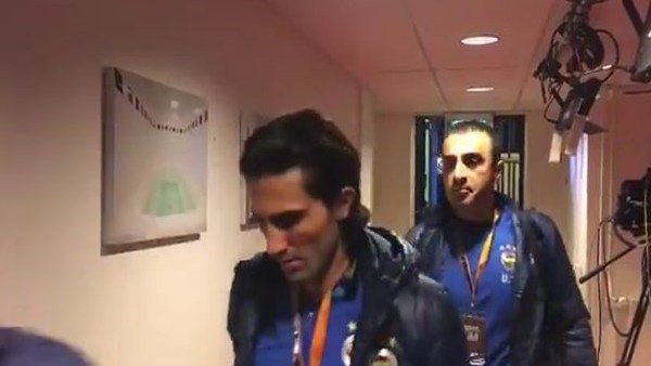 Fenerbahçeli futbolcular stada giriş yaptı