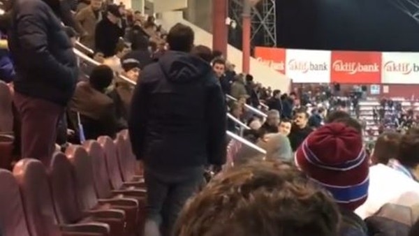 Trabzonspor tribünlerinde maç sonu gergin anlar, taraftarların isyanları.