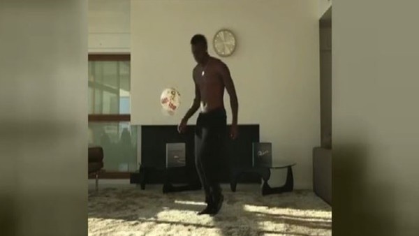 Balotelli şov yaptı