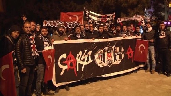 Taraftarlardan teröre tepki yürüyüşü