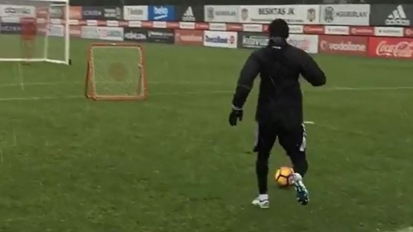 Veli Kavlak antrenmanlara başladı