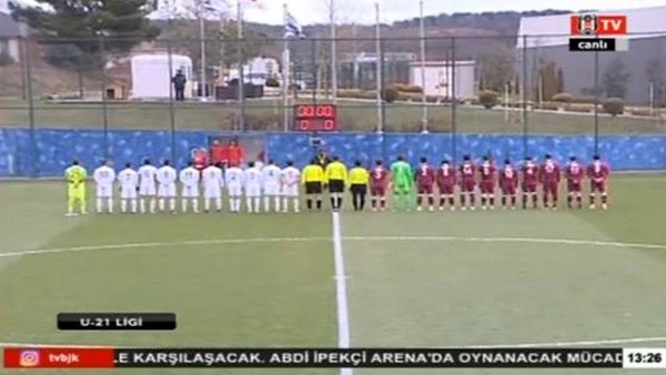 U 21 Ligi'nde şehitlerimiz için saygı duruşu