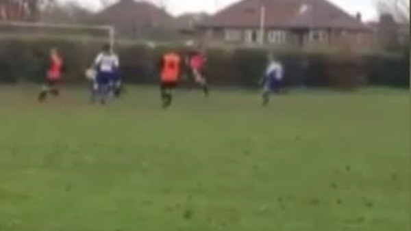 Kendi kalesine harika gol