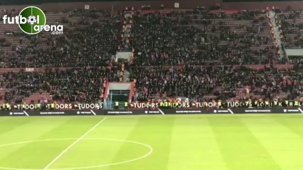 Hüseyin Avni Aker'de 10. Yıl Marşı