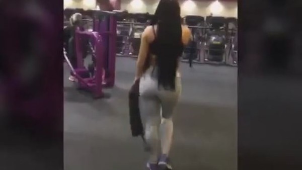 Rus model nefes kesti!