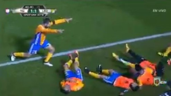 Andre Pierre Gignac gol sevincinde hipnoz etti