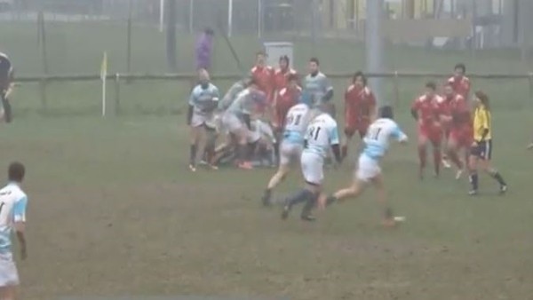 Kadın hakem hayatının şokunu yaşadı!