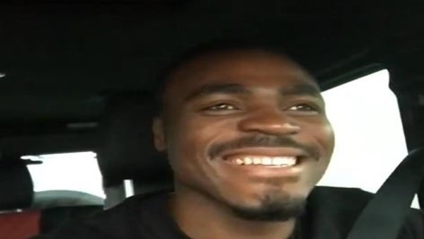 Kadro dışı bırakılan Emenike'nin keyfi yerinde