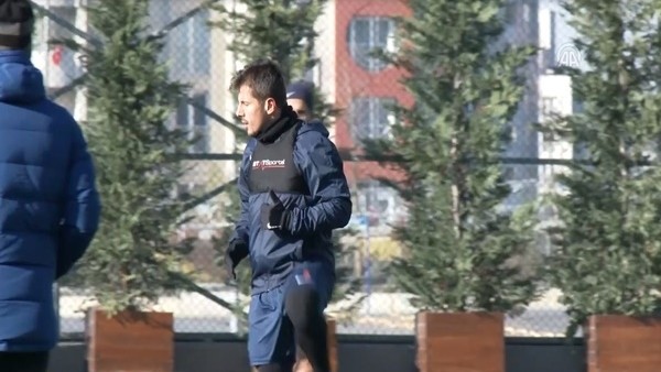 Emre Belözoğlu takımla çalıştı
