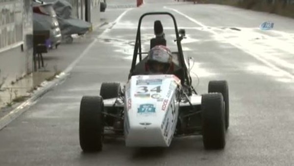 Yerli Formula aracını Kenan Sofuoğlu test etti