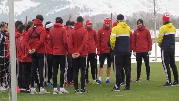 Sivasspor'da gözler Göztepe maçına çevrildi
