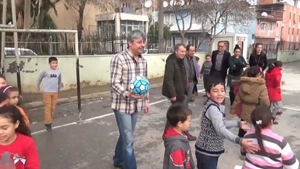 Eski kaleci Fevzi Tuncay, öğrencilerle buluştu