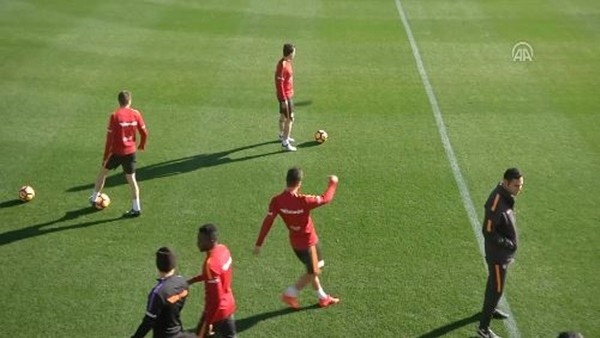 Galatasaray hazırlıklarını sürdürüyor