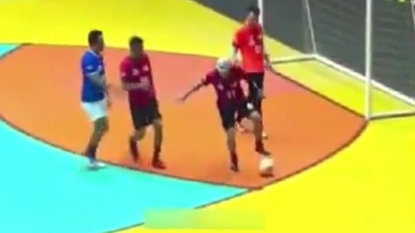 Efsaneye şok hareket!