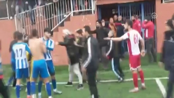 Amatör maç sonrası kavga