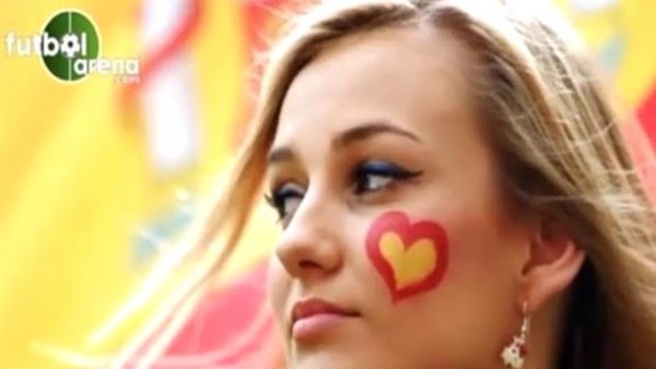 Tribünlerin en güzel taraftarları