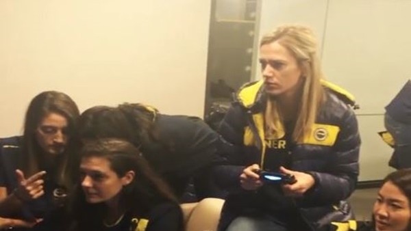 Fenerbahçe Kadın Voleybol Takımı kozlarını paylaştı