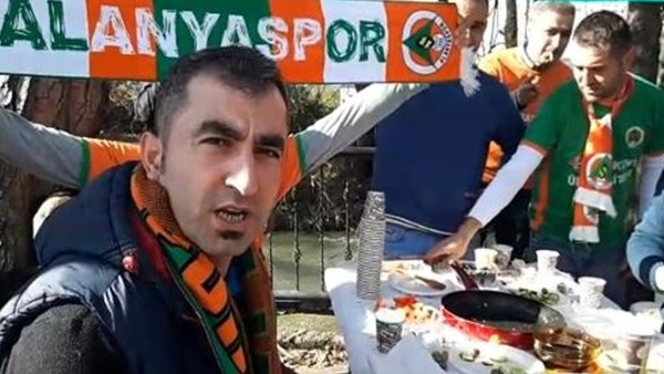 Alanyaspor taraftarı toplanmaya başladı