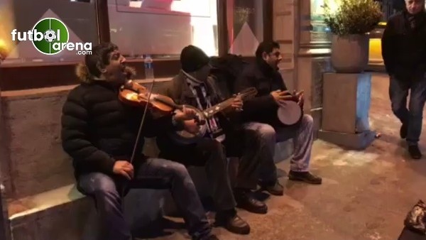 Beşiktaşlı taraftarlardan Demba Ba şarkısı