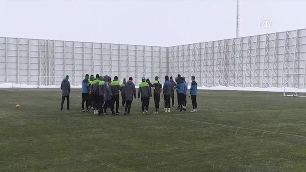 Fofana, Atiker Konyaspor ile ilk antrenmanına çıktı