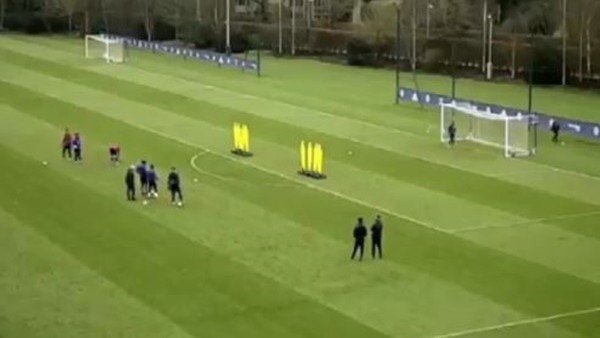 Courtois'ten enfes frikik golü