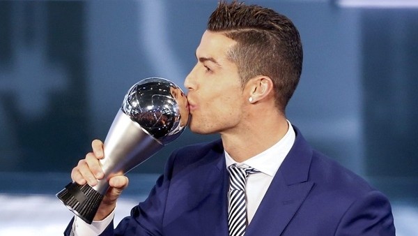 Yılın futbolcusu Cristiano Ronaldo!