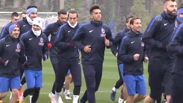 Trabzonspor'un yeni transferleri Mas ve Pereira ilk antrenmanlarına çıktı