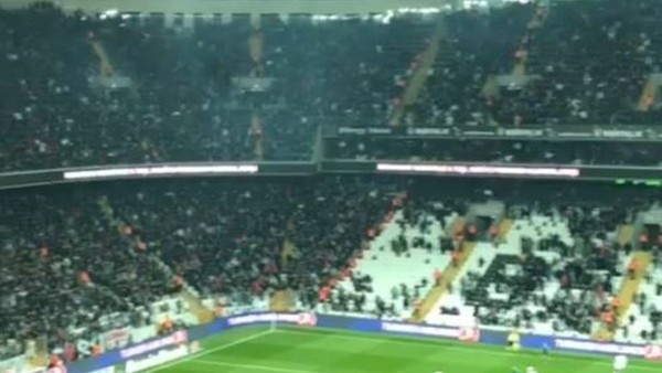 Vodafone Arena'da İzmir marşı