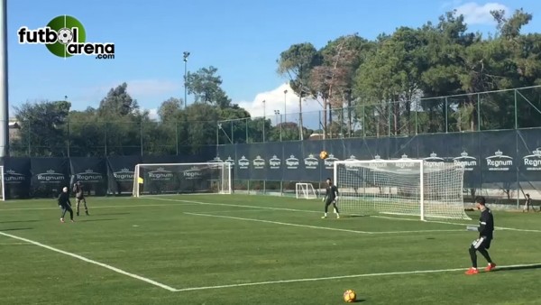Cenk Tosun idmanda Benfica maçında attığı golü tekrarladı