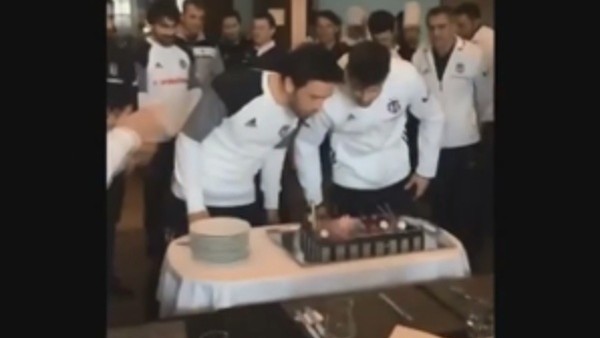 Beşiktaşlı Gökhan Gönül ve Fabri'nın doğum günleri kutlandı.