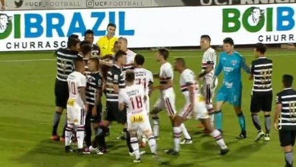 Colin Kazım ile Maicon kapıştı