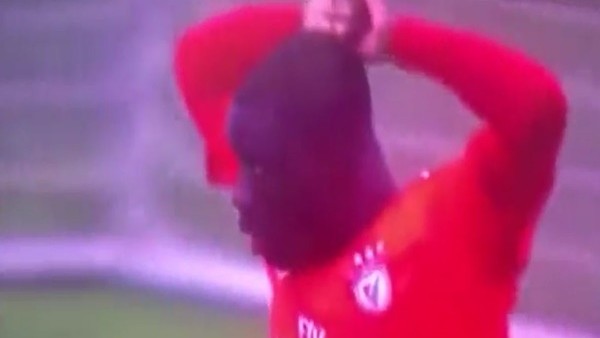 Panenka atmak isterken rezil oldu