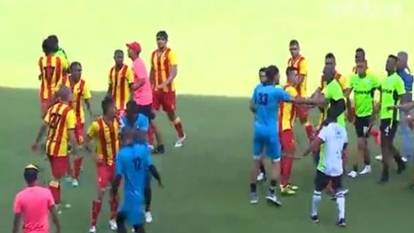 Kolombiya'da hazırlık maçında kavga!