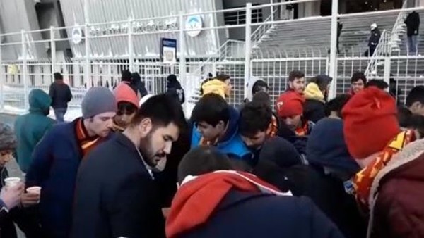 Kayserisporlu taraftarlara maç öncesi çorba ikramı!
