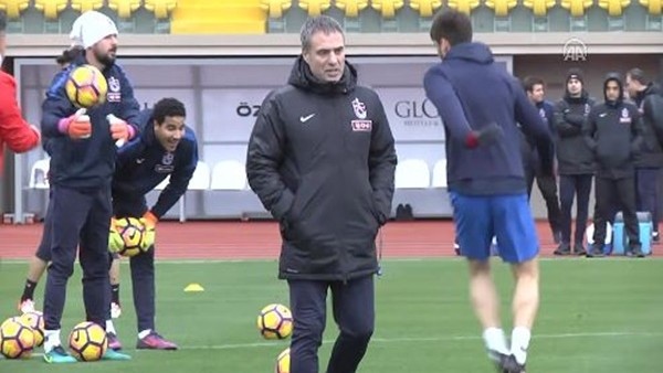 Trabzonspor yoğun yağmur altında çalıştı