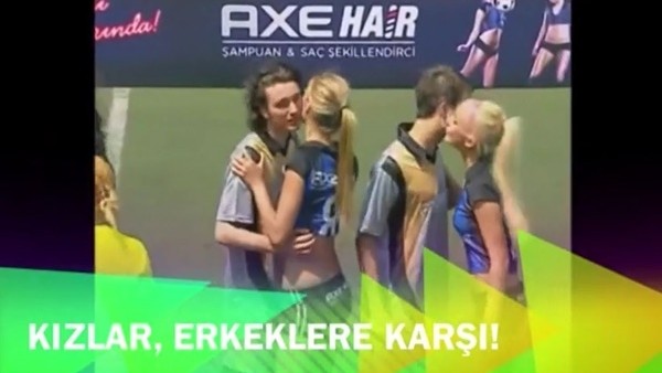 Halı sahada kızlar, erkeklere karşı