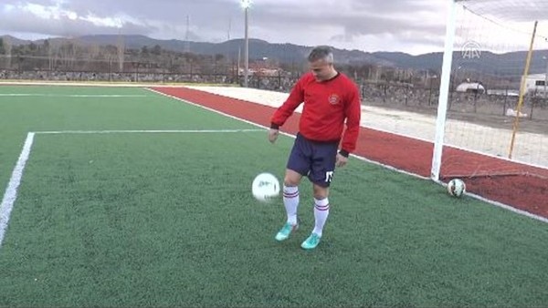 Papen Mustafa futboldan kopamıyor