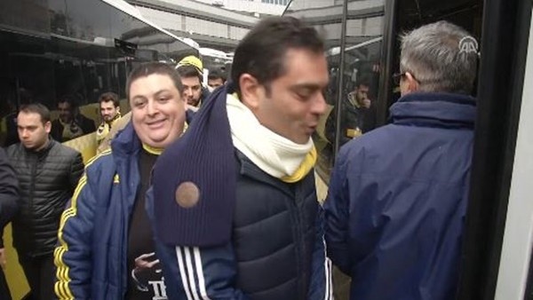 Fenerbahçe taraftarları otobüslerle Vodafone Arena'ya taşındı