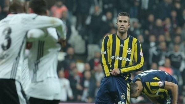 Van Persie'nin olay hareketinin yeni görüntüleri yayınlandı 