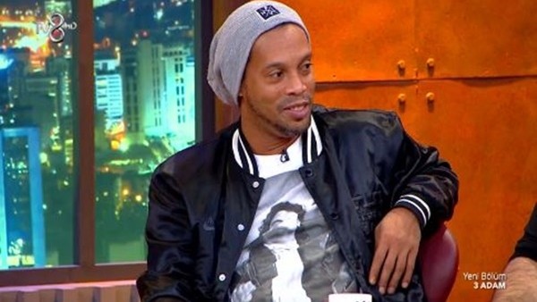 Ronaldinho, İbrahim Büyükak'a hayran kaldı