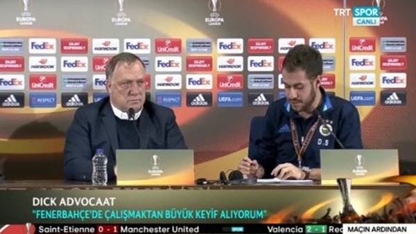 Basın toplantısında muhabirden Advocaat'a flaş gönderme.