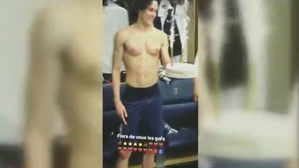 Cavani'ye iki pastalı kutlama