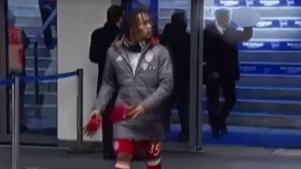 Ancelotti rakip takım tribünlerine el hareketi yaptı!