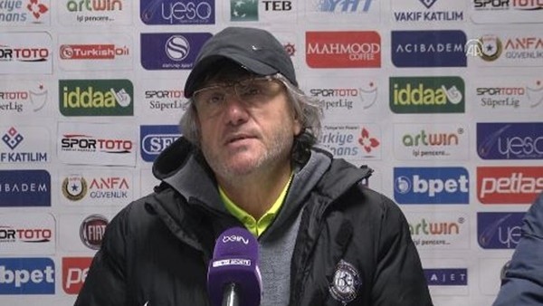 Mustafa Reşit Akçay: 'Kimse yemek yediği tabağa tükürmemelidir'