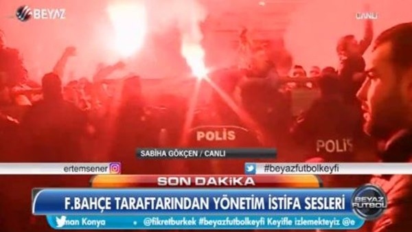 Fenerbahçe'ye Sabiha Gökçen havalimanında protesto