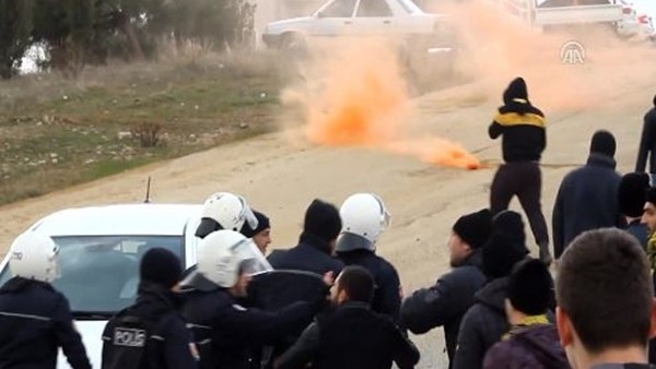 Taraftarların kavgasına polis müdahalesi
