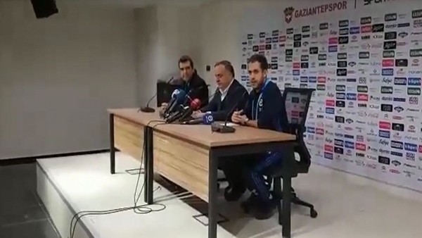 Dick Advocaat'tan istifa sorusuna cevap!